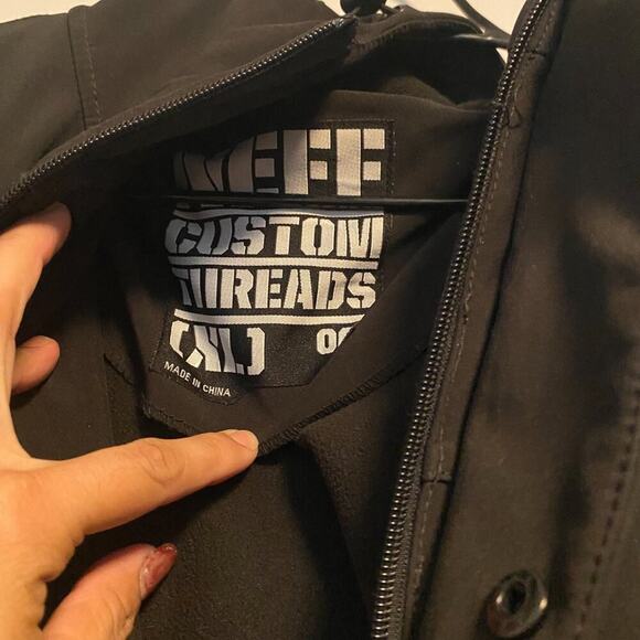 Neff Custom Threads XLSoft Shell Winter Snowboarding Jacket - Picture 3 of 6